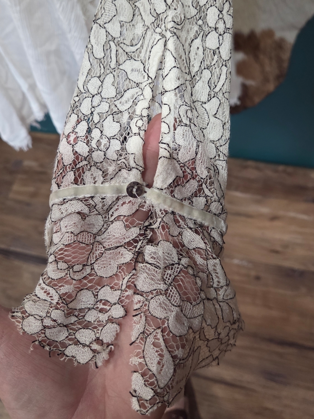 By Together White Lace Tunic Top - Picture 4 of 10